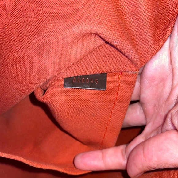 LOUIS VUITTON Illovo MM Damier Ebene Top Handle Bag - Picture 6 of 9